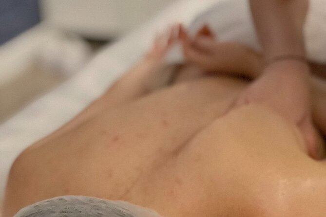 Body Massage - A good choice for couples, with wine included