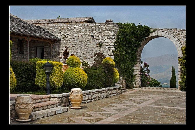 Butrint, Ksamil, Blue Eye, Lekuresi Castle. All-in-one daytrip. - The Blue Eye: striking water, awkward access