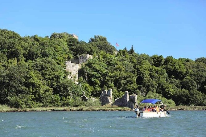 Ksamil: Mussel Sailing Tour with Food and Drink in Albania - Three ways to taste the mussels