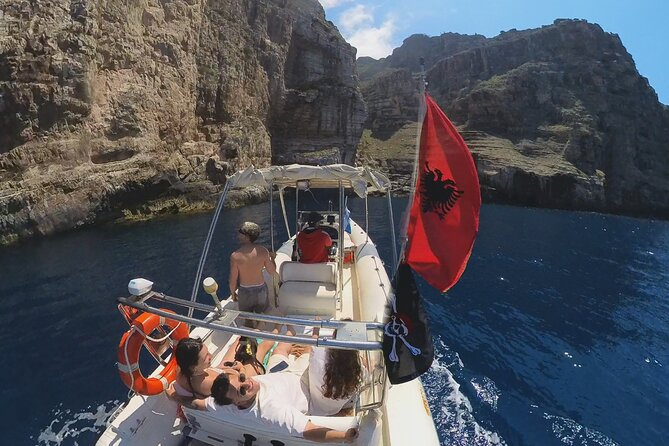 Private 6 H Boat Dafina Bay & Bear's Bay - From Cape of Tongue to the western cliffs