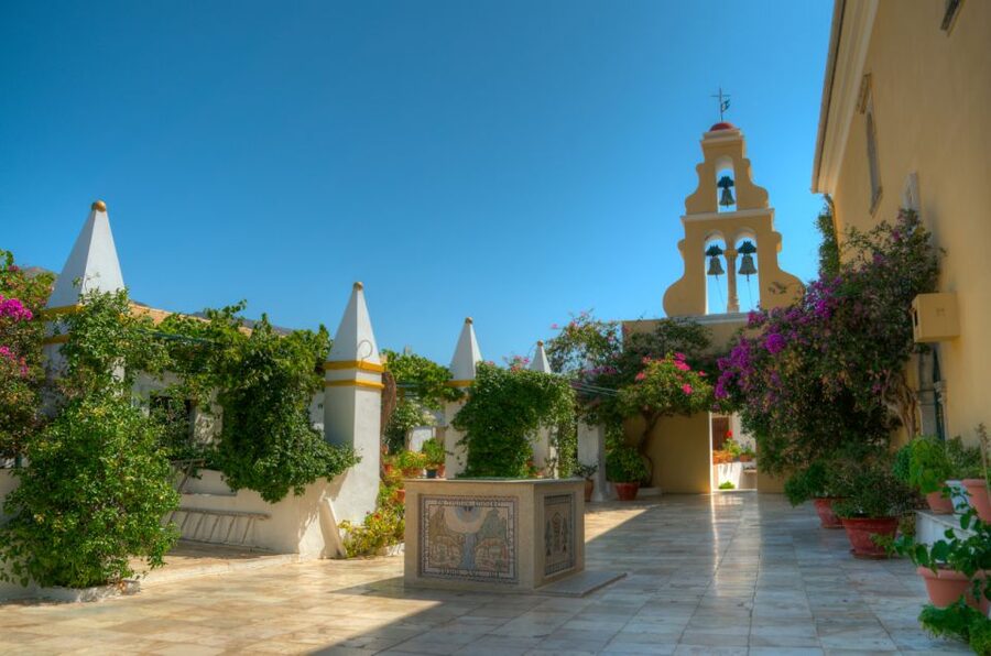 Saranda: Corfu Town and Palaiokastritsa Day Trip with Cruise - Starting before the Saranda port gates
