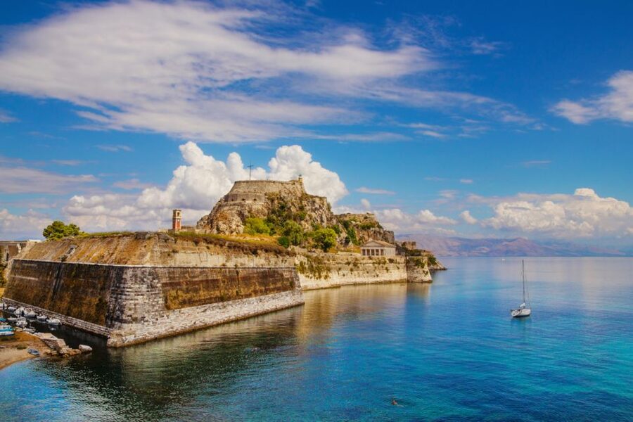 Saranda: Corfu Town and Palaiokastritsa Day Trip with Cruise - Optional boats to caves and quiet beaches