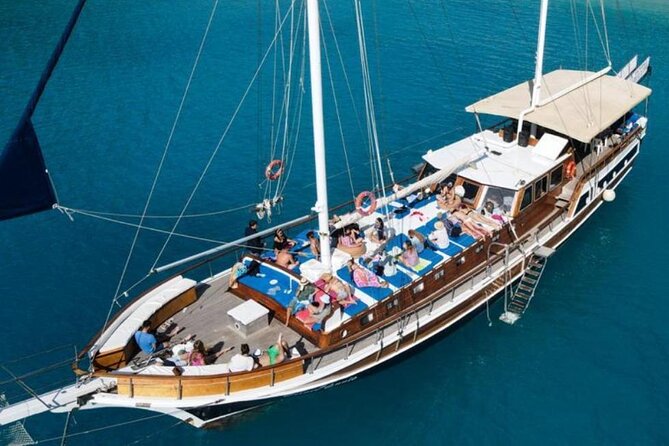 Saranda Prince Ennio-Daily Yacht Tour - Leaving Saranda for the southern coves