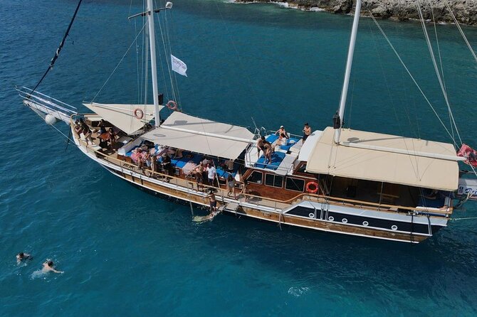 Saranda Prince Ennio-Daily Yacht Tour - Who will enjoy this yacht day most?