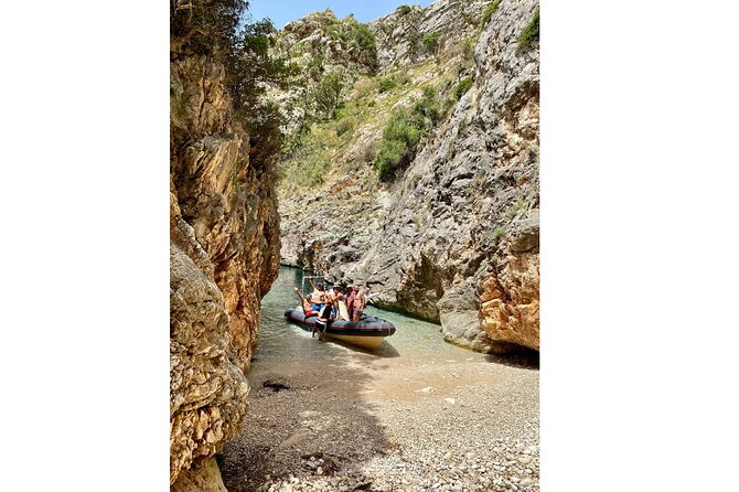 Speed Boat Tour to National Park and Grama Bay - English Bay and the first swim