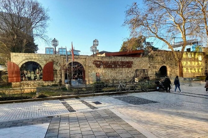Tour a Piedi di Tirana - Starting at Skanderbeg Square and Et’hem Bej Mosque