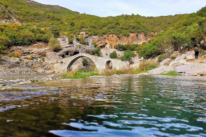 Tour to Thermal Baths of Permet and exploring Langarica Canyon - Small details that improve the day